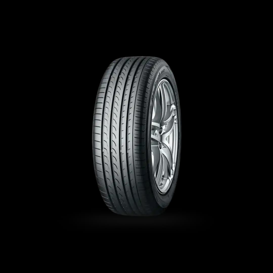 YOKOHAMA 235/55 R18 104V RV02